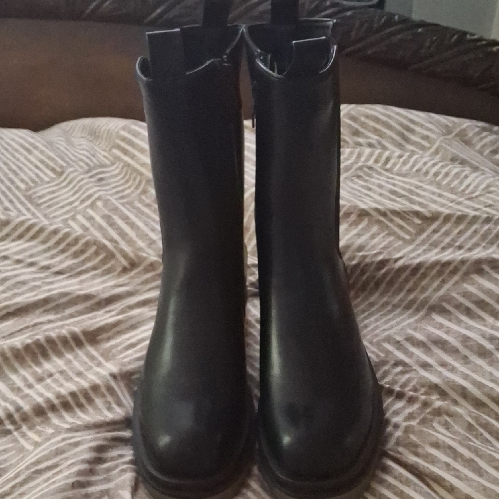 Fashion Nova Black Sleek Boots